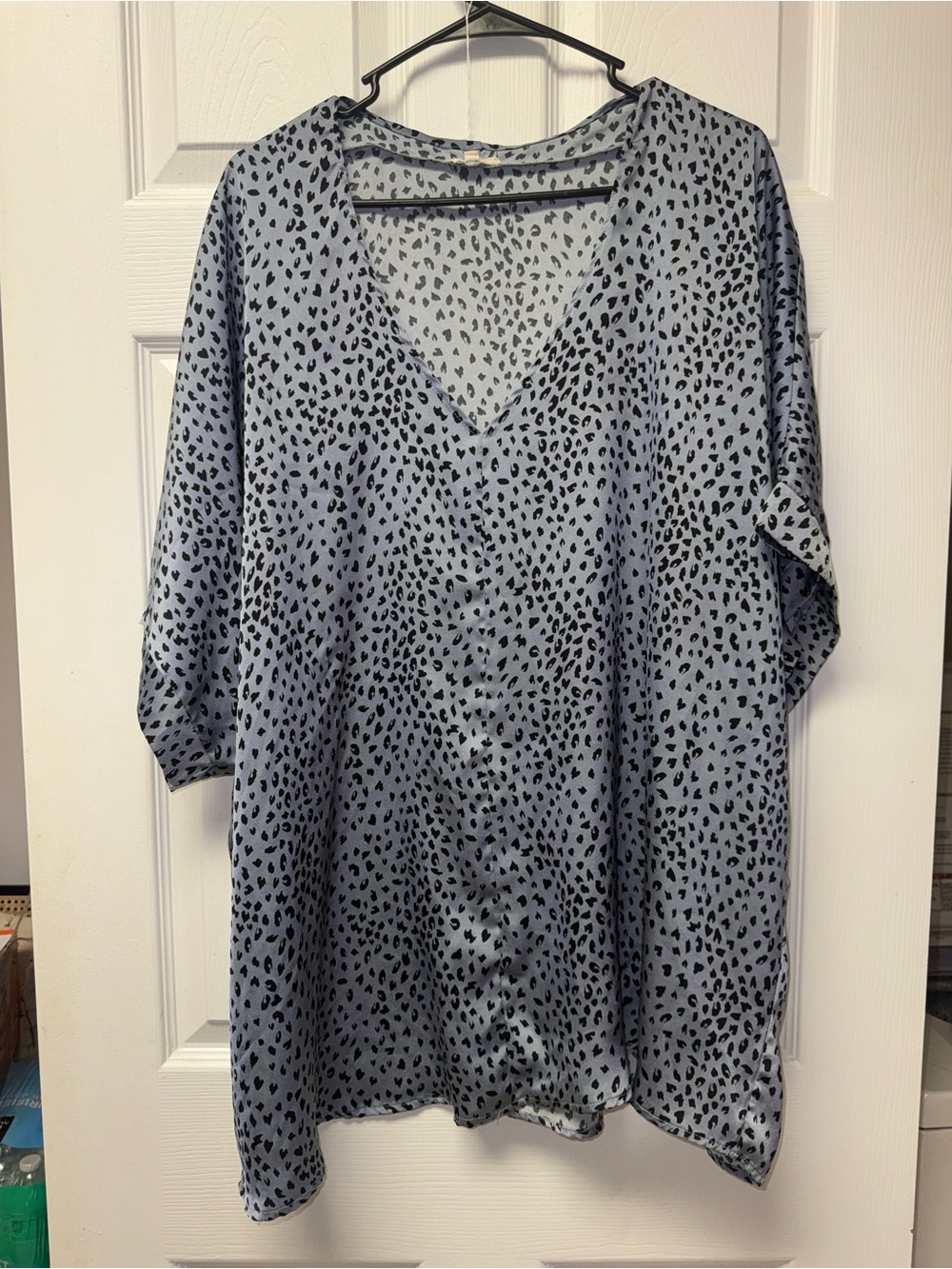 JODIFL Gray Blue Leopard Print Top - Picture 2 of 3
